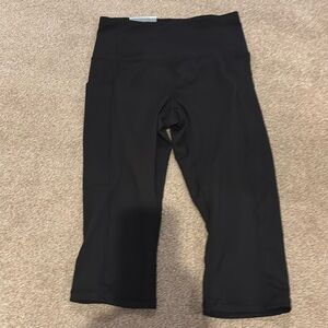 Cropped leggings- black. NWT 32 Degrees. Side pockets